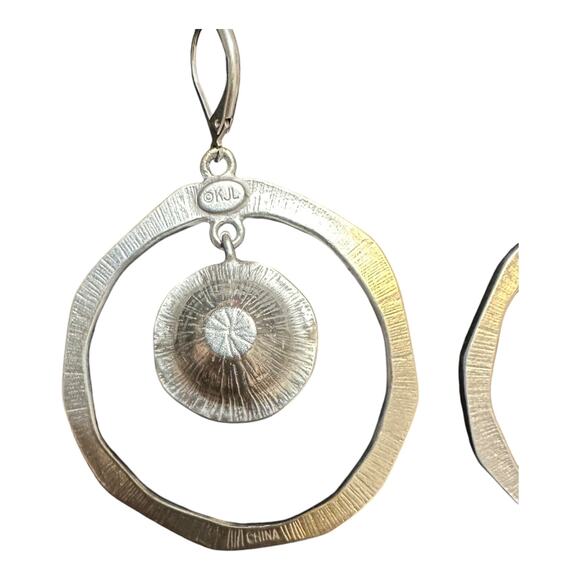 Kenneth Jay Lane KJL Silvertone Ringstone Hammered Earrings - Picture 5 of 6